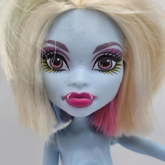Monster High Abbey Bominable Doll 2008 Mattel Blue Skin Articulated - Picture 2 of 7